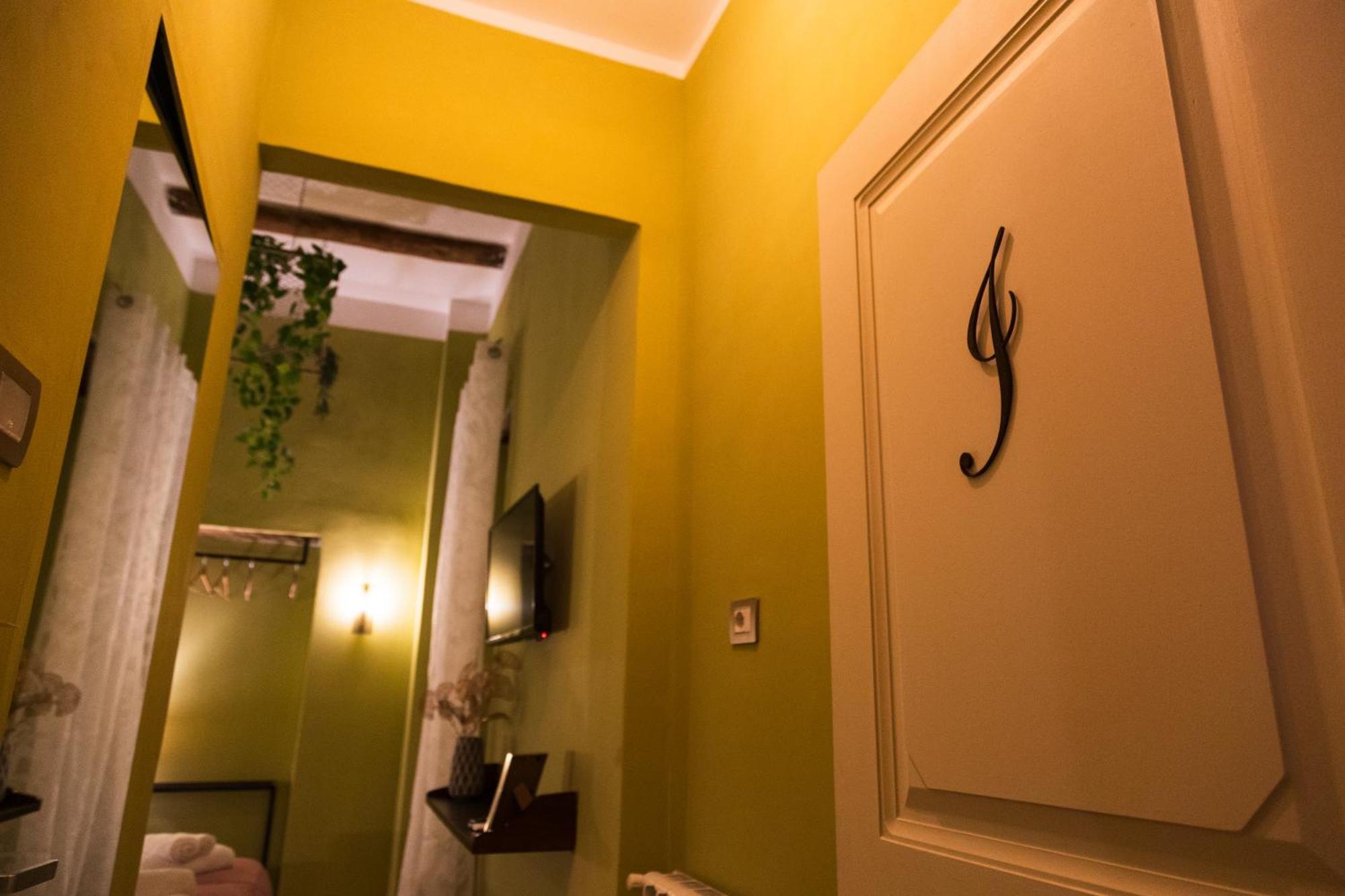 I Leoni Di Rosaroll Bed & Breakfast Napoli